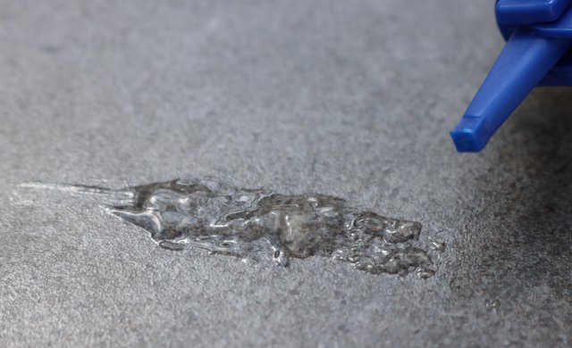 Wasserflecken Auf Fliesen Gehen Nicht Weg Flecken auf Fliesen gehen nicht weg? So funktioniert‘s!